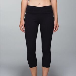 Lululemon Astro Wunder Under Crop 
 Black Size 6